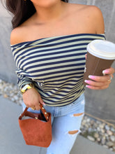 Load image into Gallery viewer, Grassi Off the shoulder top
