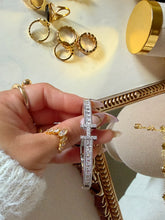 Load image into Gallery viewer, Clic H bracelet
