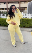 Load image into Gallery viewer, Cloudknit lounger yellow
