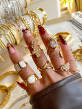 Load image into Gallery viewer, Mary Gold Ring
