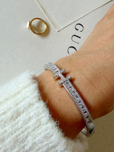 Load image into Gallery viewer, Clic H bracelet
